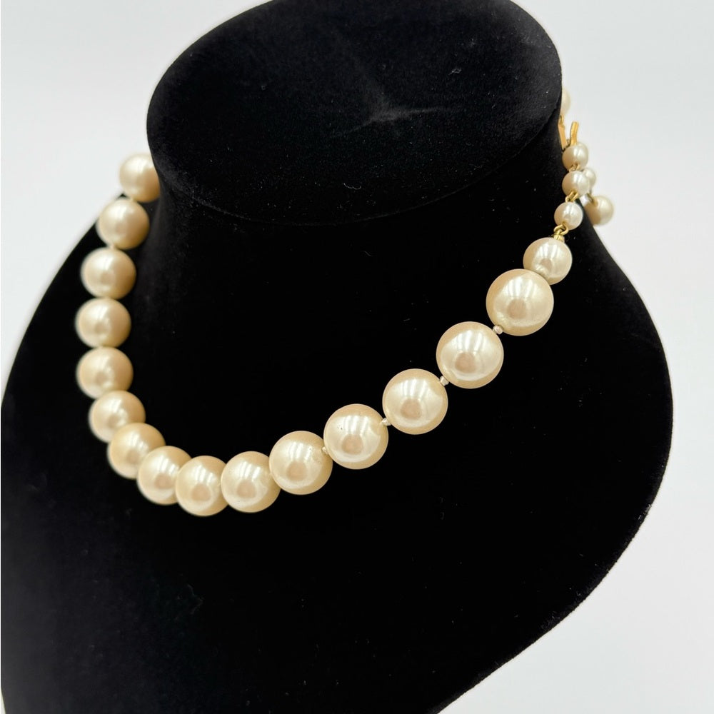 Elegant Cream Faux Pearl Necklace