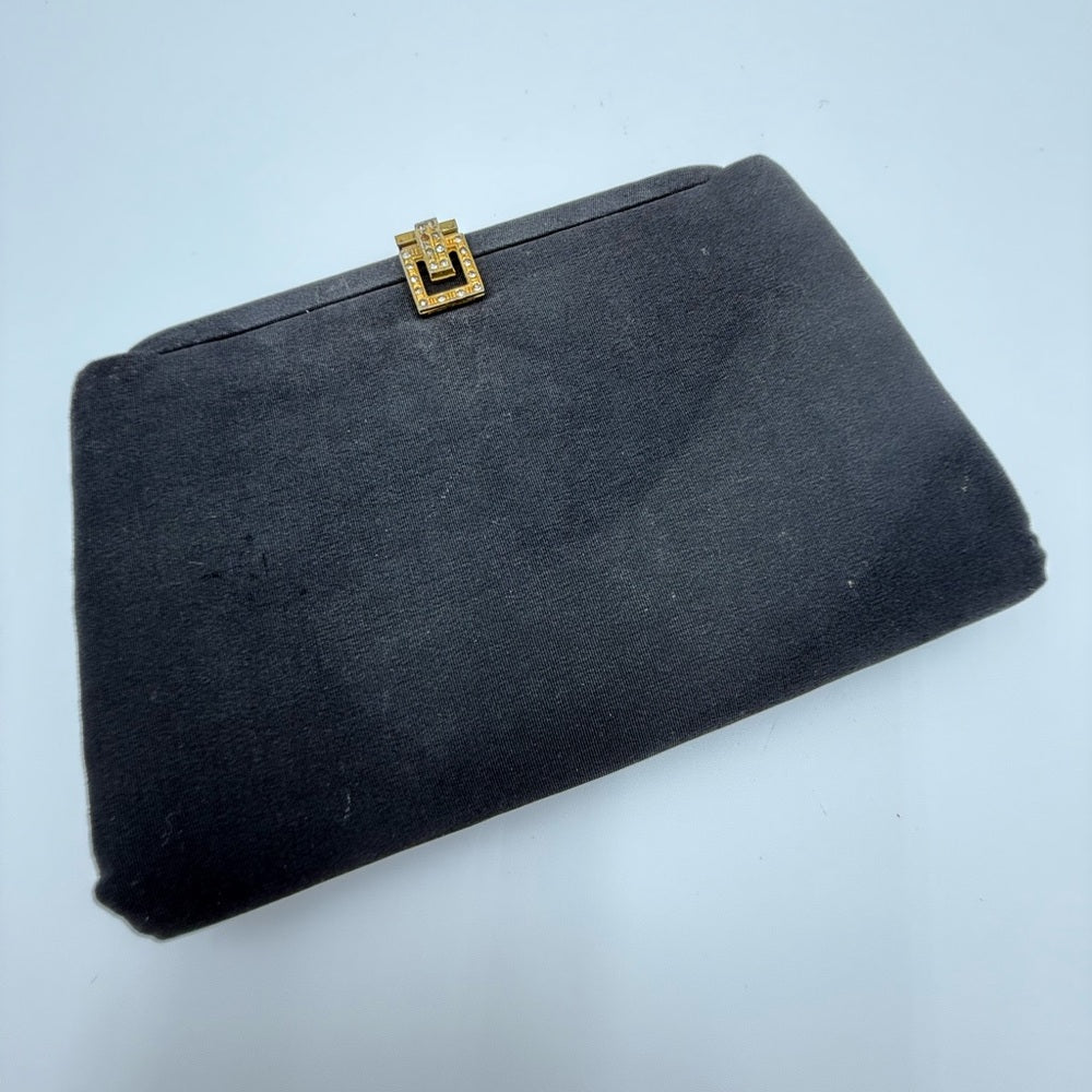 Vintage Elegant Black Clutch with Gold-Tone Sparkle Clasp and Chain Handle