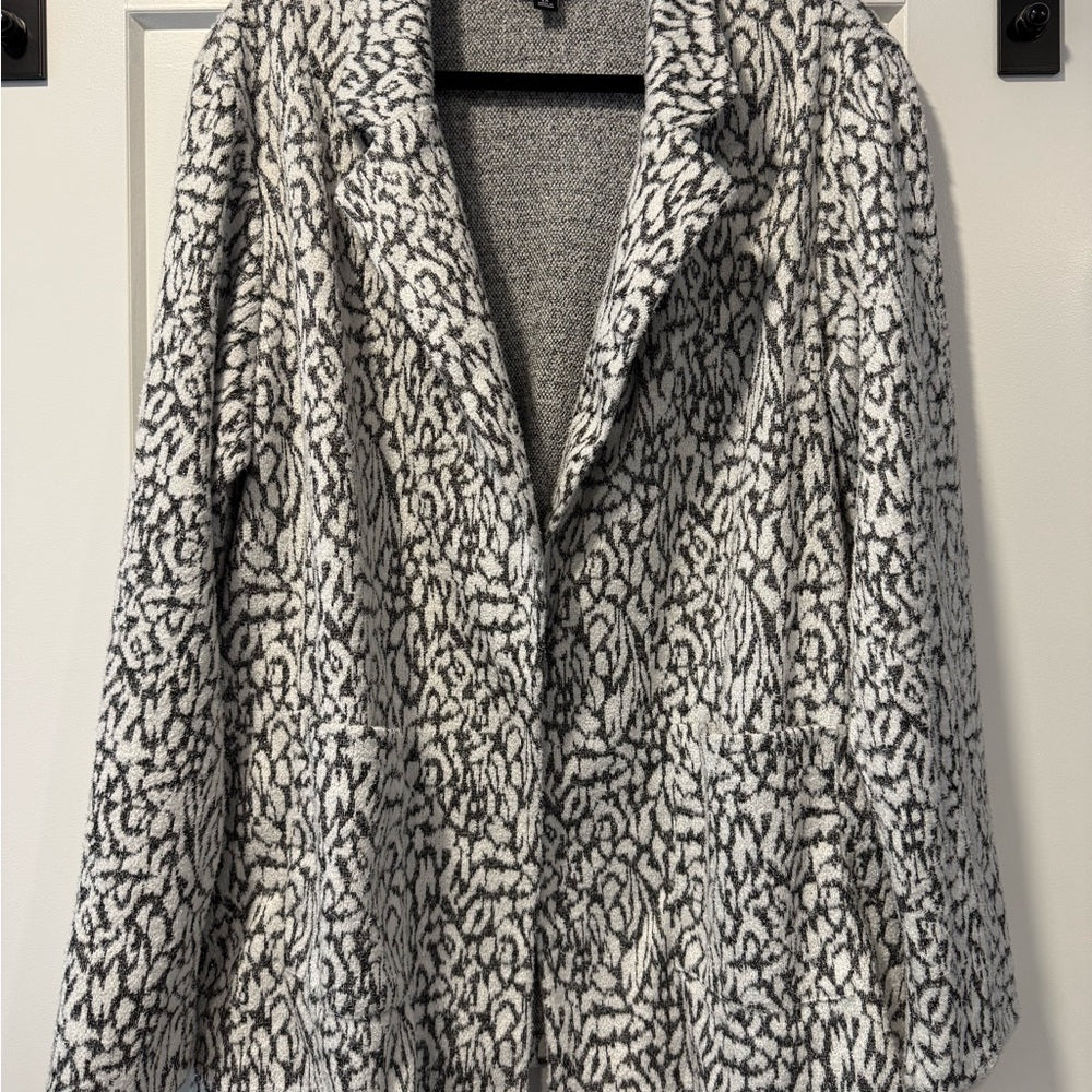 Vintage Black and White Soft Women's Blazer-Style Jacket Size 2X by Roxy & Ali