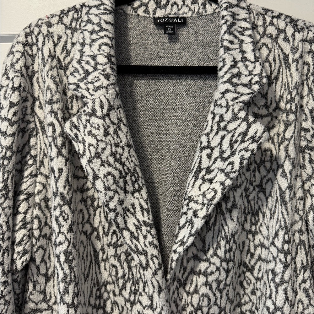Vintage Black and White Soft Women's Blazer-Style Jacket Size 2X by Roxy & Ali