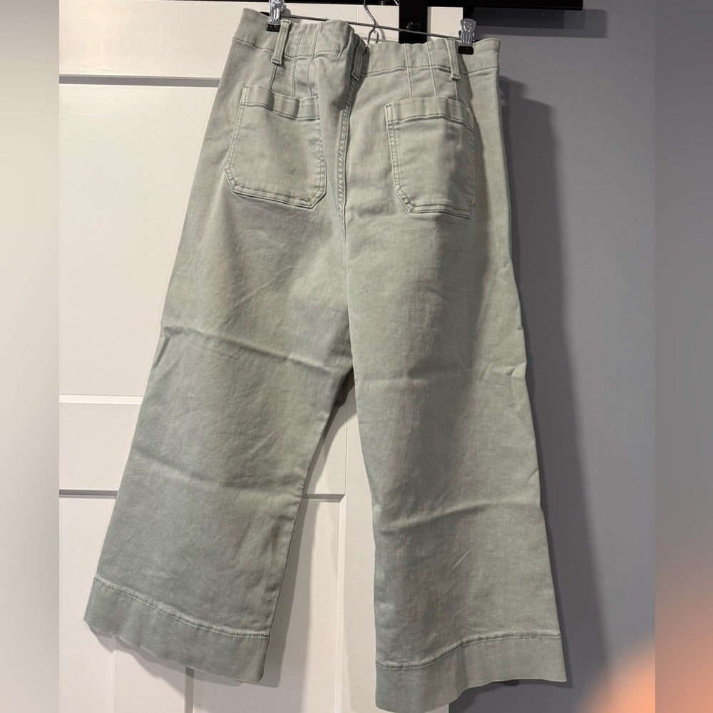 LC Lauren Conrad Sage Green Capri Stretch Trousers Ladies Sz 12 Petite