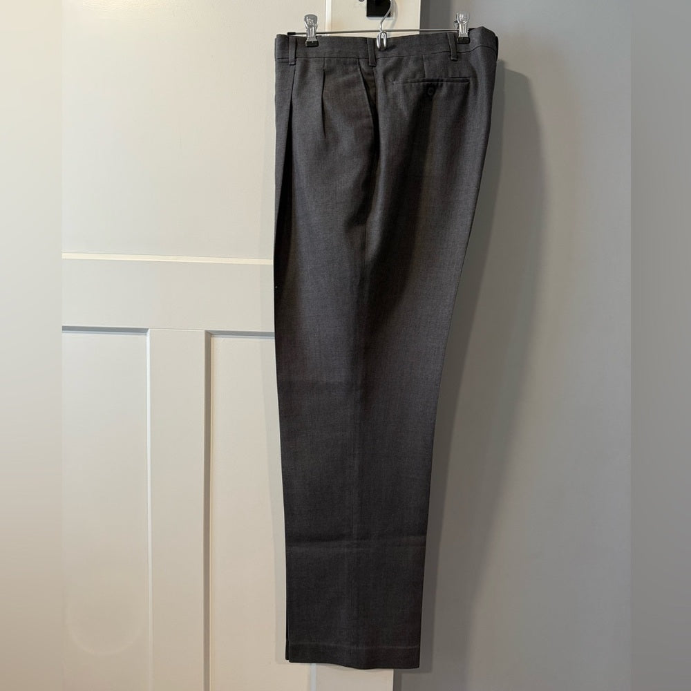 Haggar Charcoal Gray Men’s Trousers Size 36 x 33