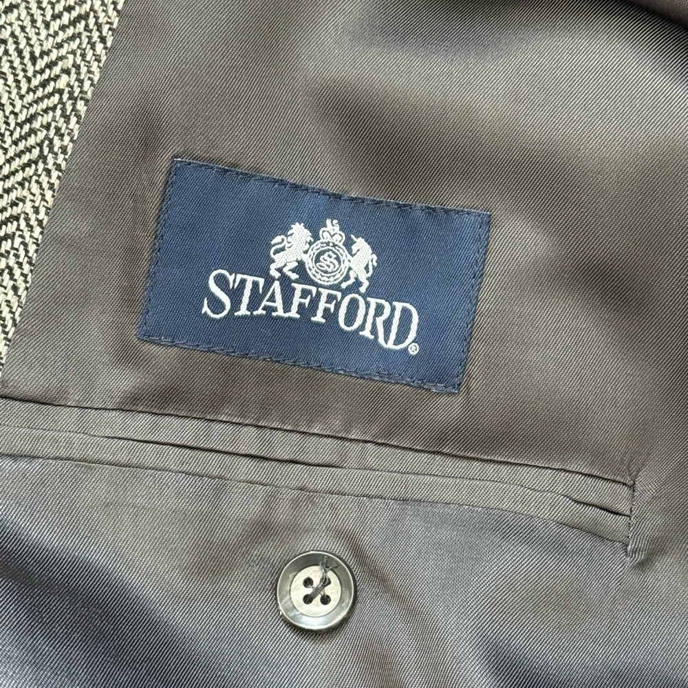 Stafford Men's Gray Dress Blazer With Silk Lining Size 50 Regular