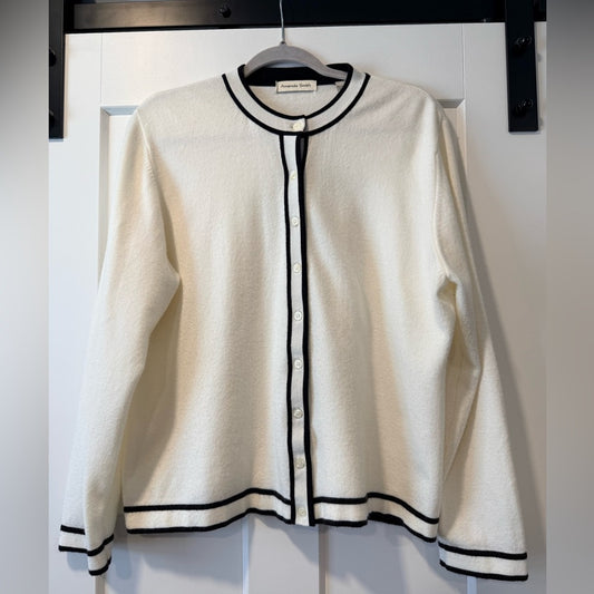 Amanda Smith Ivory Sweater With Black Accents Ladies Size XL