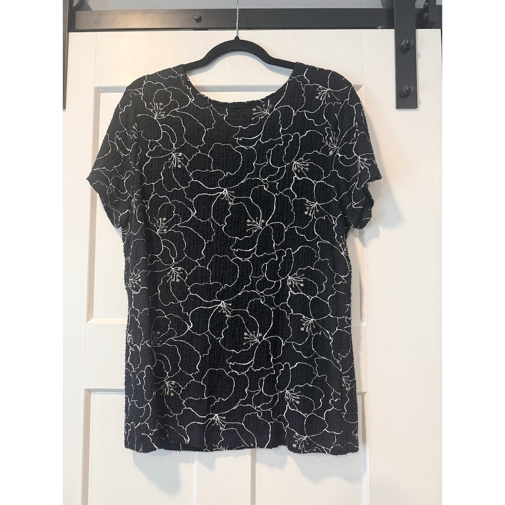 Croft & Barrow Black & White Textured Floral Dressy Tee Ladies Size Large