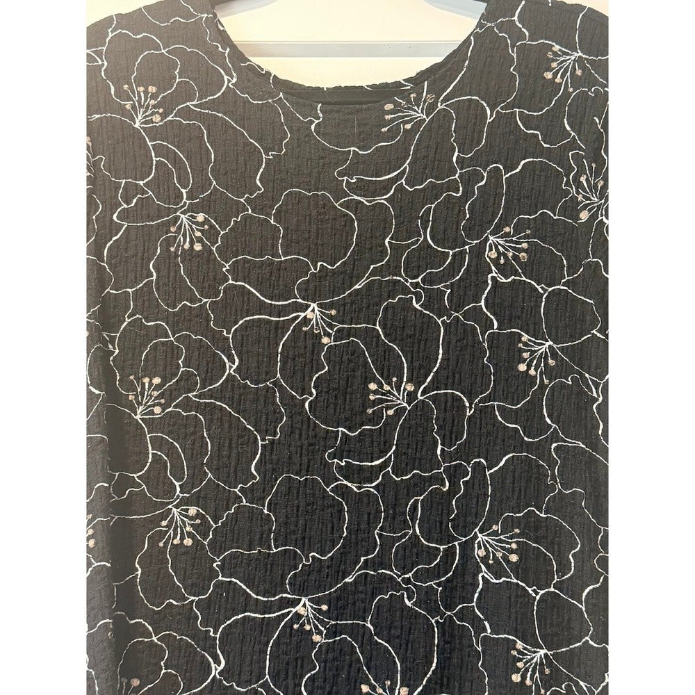 Croft & Barrow Black & White Textured Floral Dressy Tee Ladies Size Large