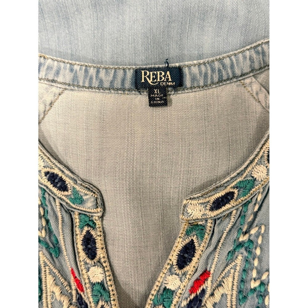 Reba Chambray Light Denim Embroidered Button-Front Top Size XL