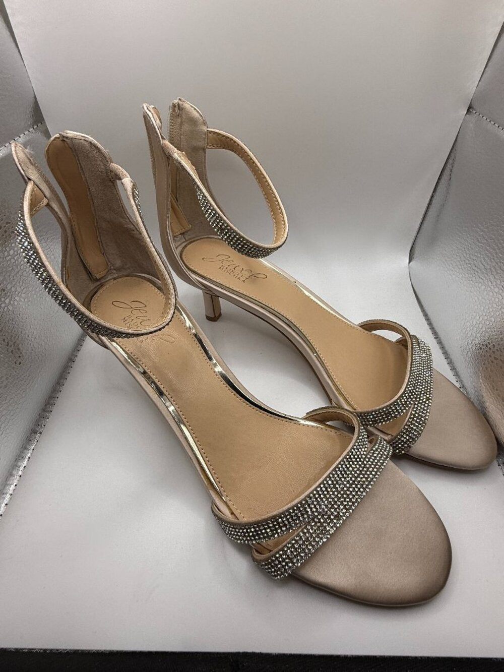 New Badgley Mischka Jewel High Heel Shoes Size 8 1/2