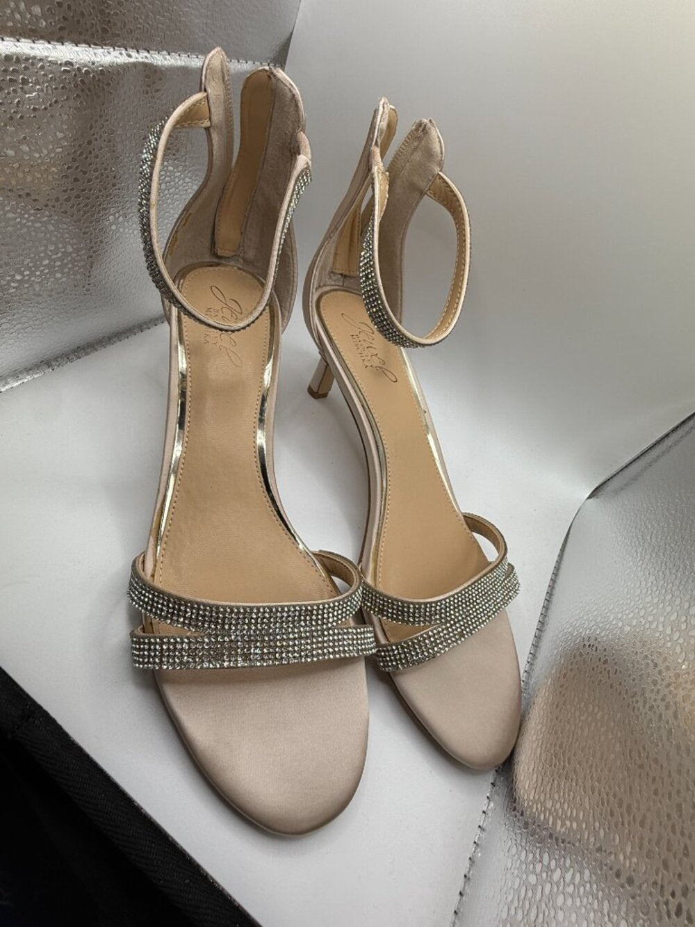 New Badgley Mischka Jewel High Heel Shoes Size 8 1/2