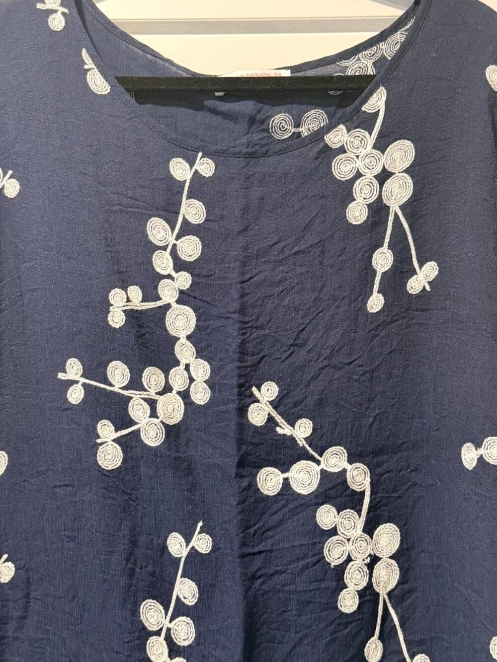 Parami Design Navy Blue Floral Embroidered Ladies Flowy Blouse Size 2X