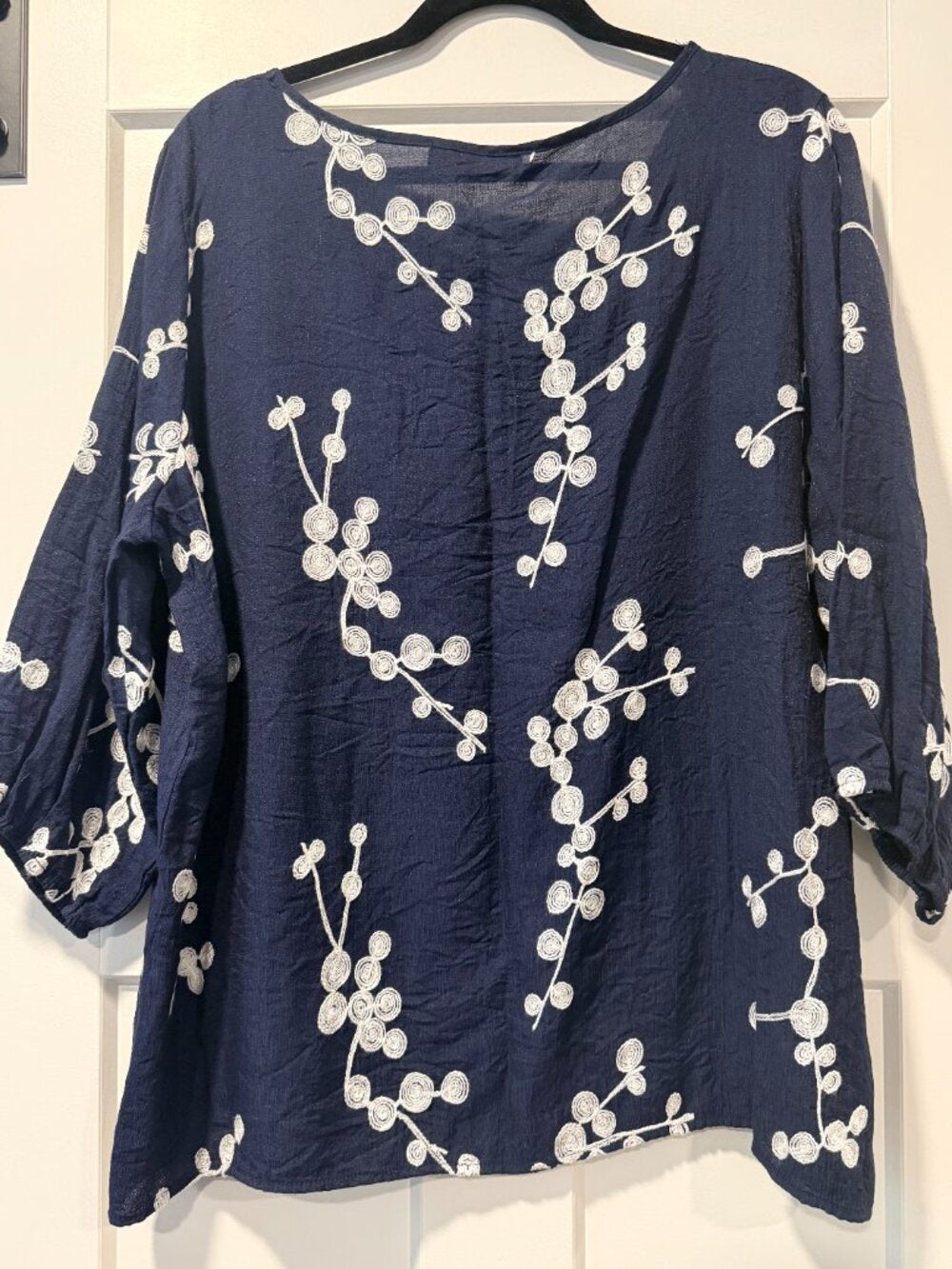 Parami Design Navy Blue Floral Embroidered Ladies Flowy Blouse Size 2X