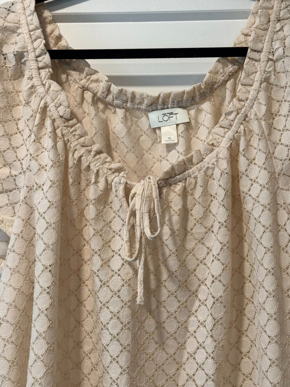 Ann Taylor Loft Textured Puff Short-Sleeve Blouse w/ Gold Thread Size XL