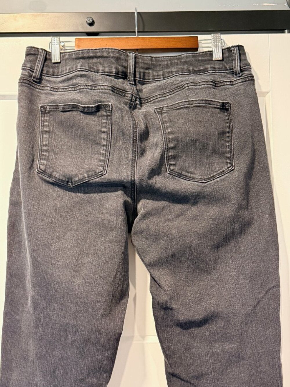 Maurices Faded-Style Black Stretch 5-Pocket Mid-Rise Jeans