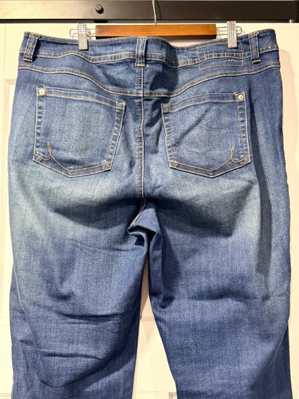 INC International Concepts Straight Leg Slim Tech Fit Blue Jeans