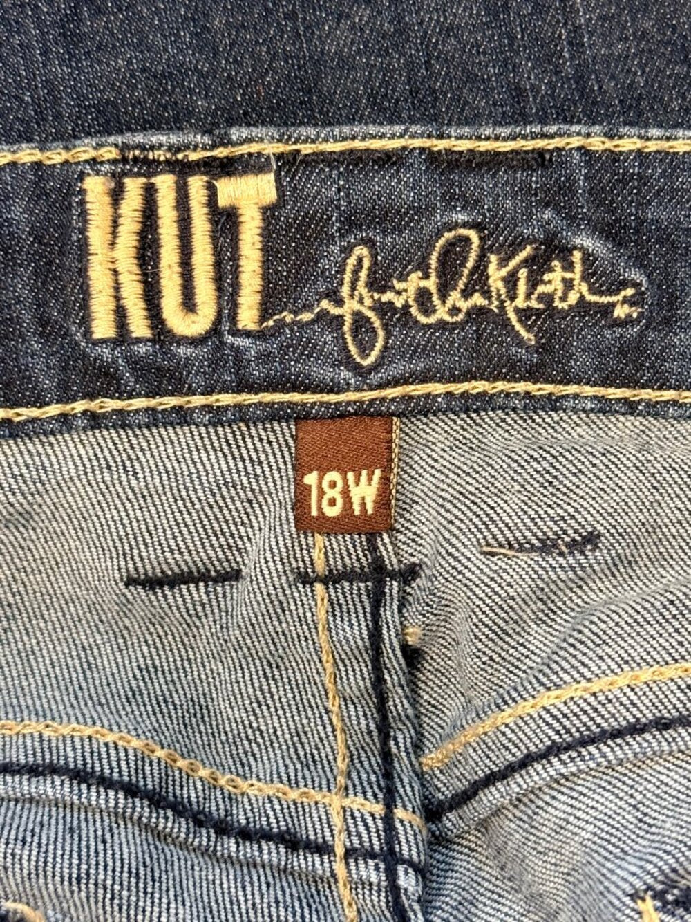 KUT from the Kloth Blue Denim Stretch Capris