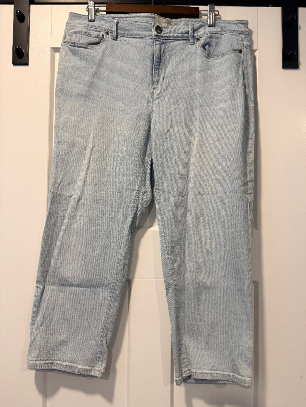 J. Jill Authentic Fit Light Blue Stretch Denim Capris