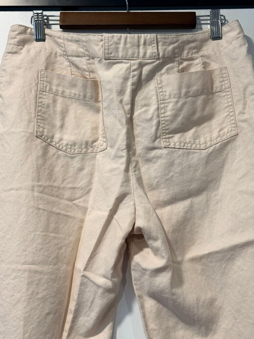 Ann Taylor Linen / Cotton Blend Flowy Tan Capris